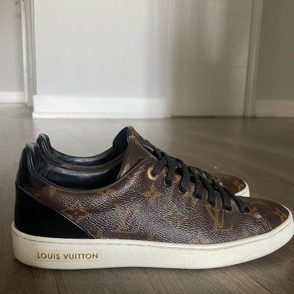 Louis Vuitton sneaker - Picture 1 of 6